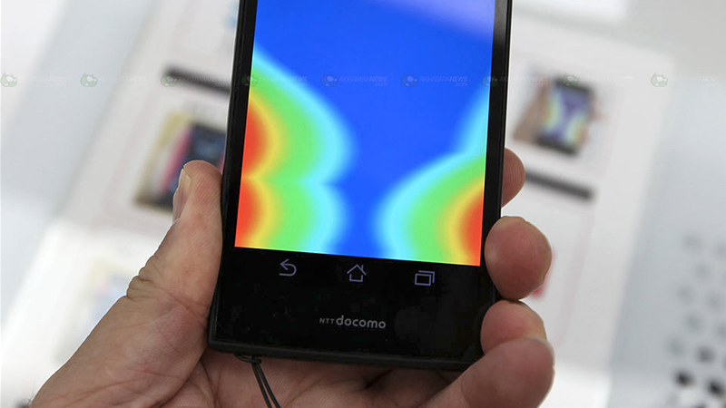 Illustration for article titled Grip-Based Phone Interface Lets You Squeeze to Tap